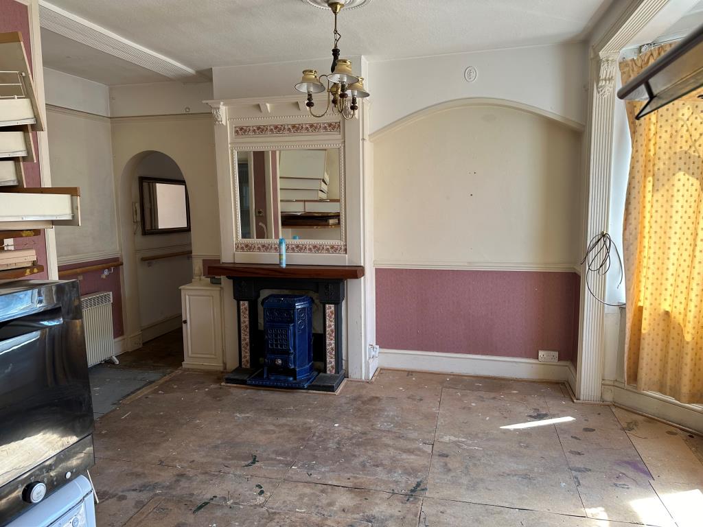 Lot: 38 - MIXED USE PROPERTY FOR IMPROVEMENT - 57A Lounge